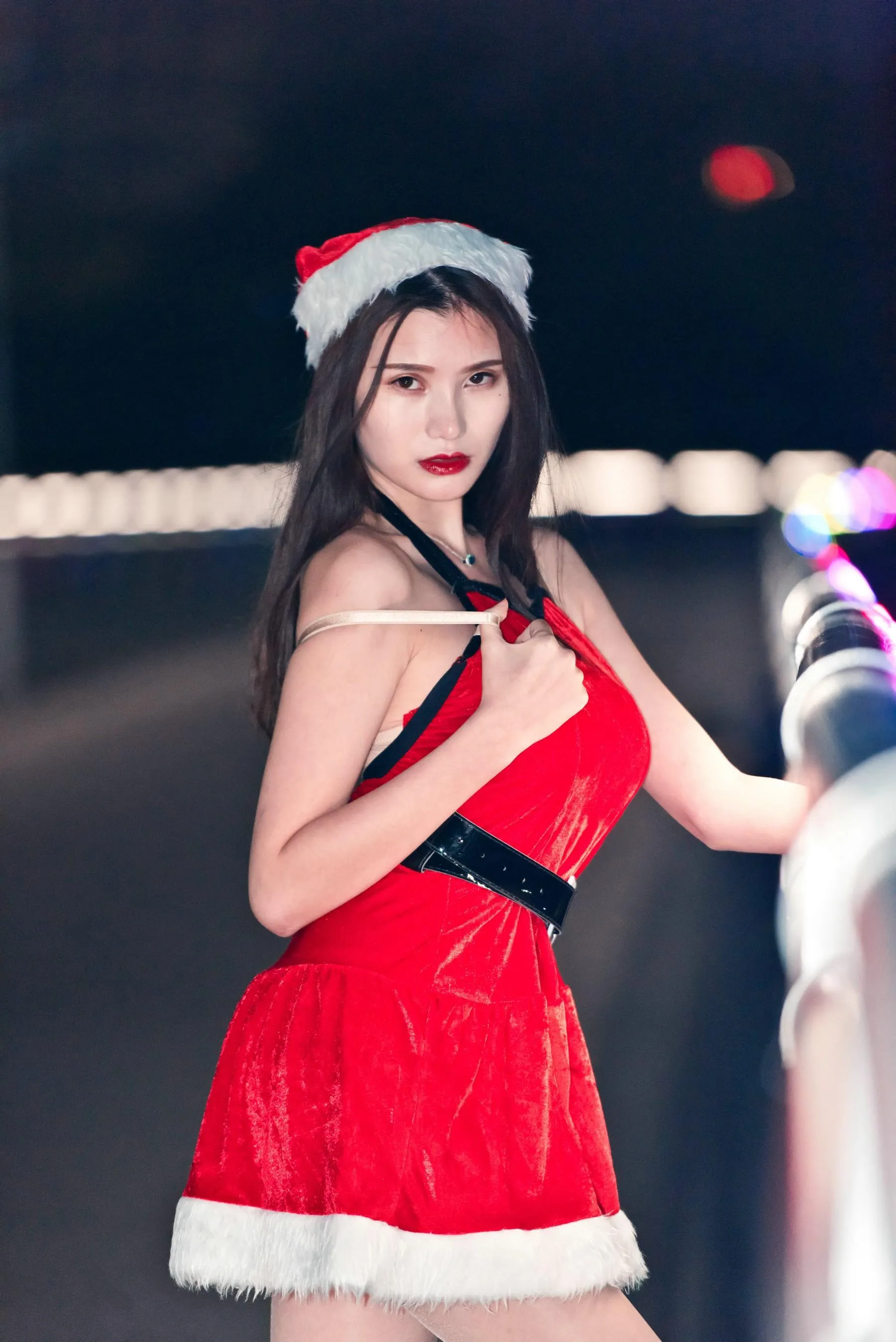 [魔镜街拍] NO.124 寒风中的极品肉丝圣诞美人婷婷 [224P]插图2